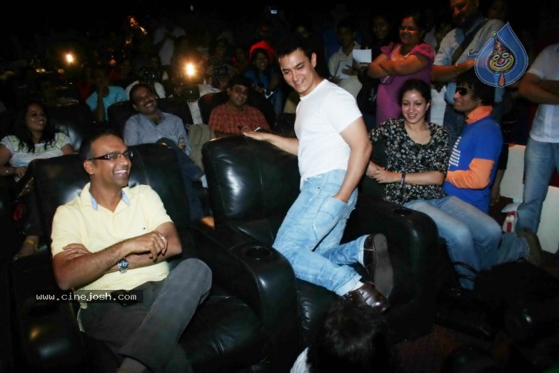 Aamir Khan unveils Peepli Live first look - 2 / 15 photos