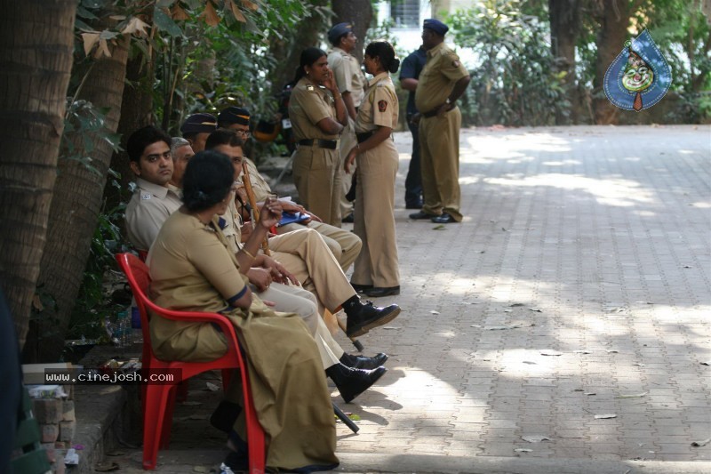 Aamir Khan's Father Tahir Hussian's Funeral - 12 / 25 photos