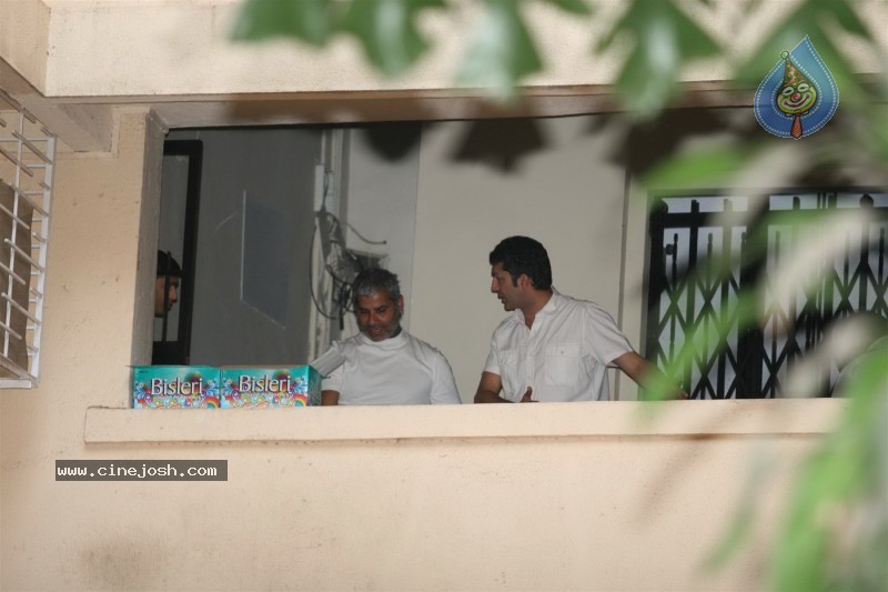 Aamir Khan's Father Tahir Hussian's Funeral - 13 / 25 photos