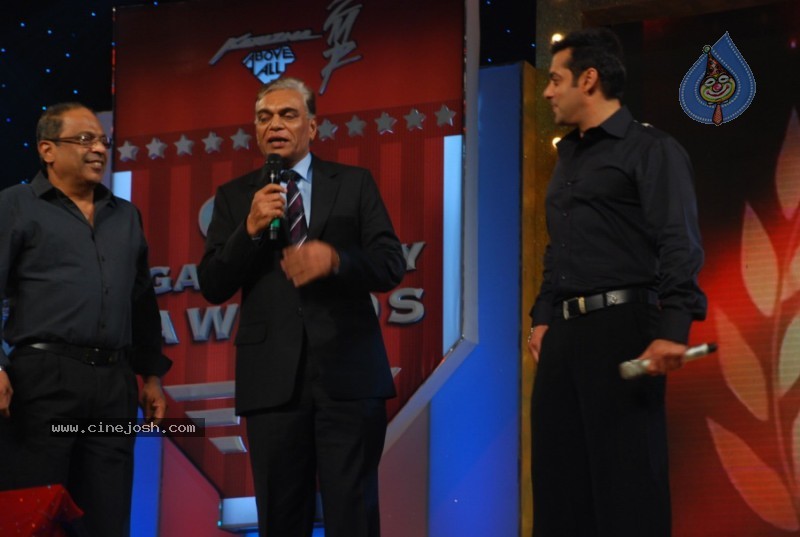 Aamir, Salman, Tabu At CID Gallentry Awards - 2 / 30 photos