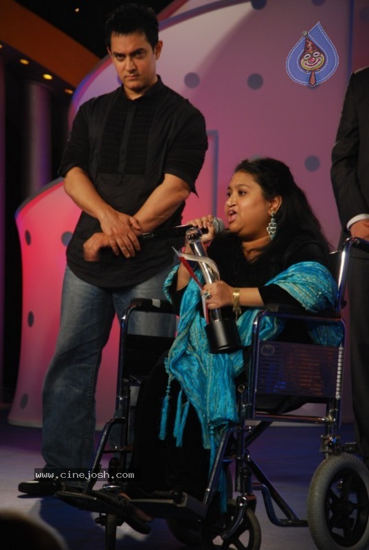 Aamir, Salman, Tabu At CID Gallentry Awards - 3 / 30 photos