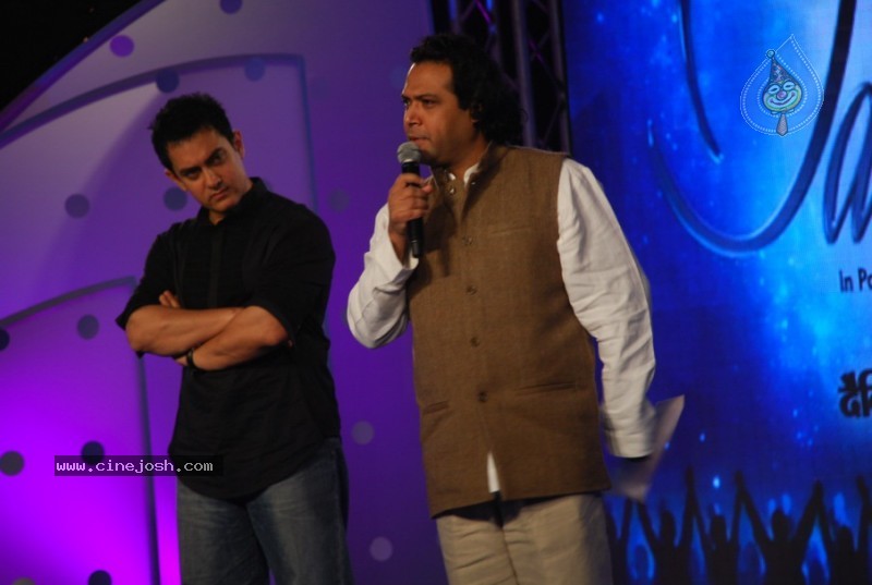 Aamir, Salman, Tabu At CID Gallentry Awards - 4 / 30 photos
