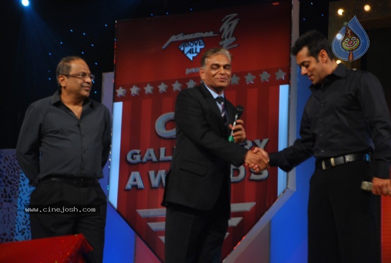 Aamir, Salman, Tabu At CID Gallentry Awards - 5 / 30 photos