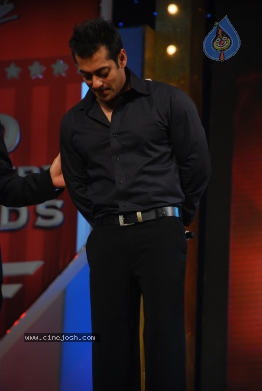 Aamir, Salman, Tabu At CID Gallentry Awards - 16 / 30 photos