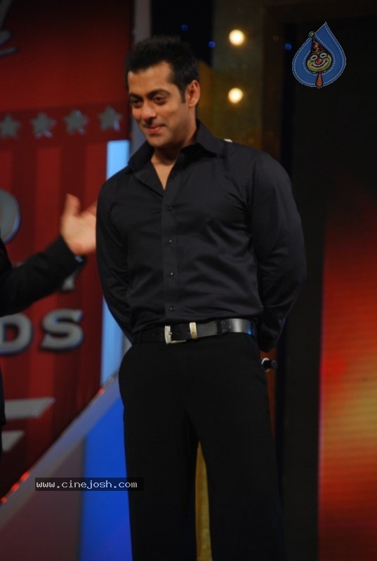 Aamir, Salman, Tabu At CID Gallentry Awards - 17 / 30 photos