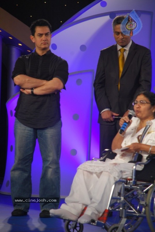 Aamir, Salman, Tabu At CID Gallentry Awards - 23 / 30 photos