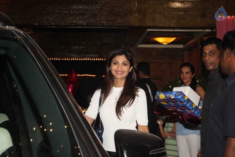 Aaradhya Bachchan Birthday Party - 15 / 26 photos