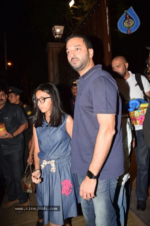 Aaradhya Bachchan's Birthday Party at Pratiksha - 7 / 32 photos