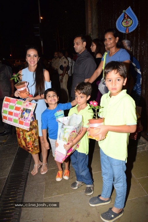 Aaradhya Bachchan's Birthday Party at Pratiksha - 17 / 32 photos