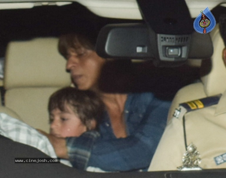 Aaradhya Bachchan's Birthday Party at Pratiksha - 27 / 32 photos