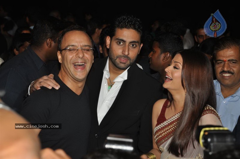 Abhishek,Aishwarya Rai,Vikram At Raavan Music launch - 10 / 53 photos