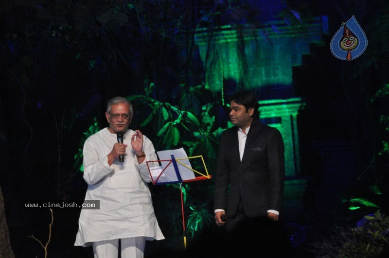 Abhishek,Aishwarya Rai,Vikram At Raavan Music launch - 15 / 53 photos