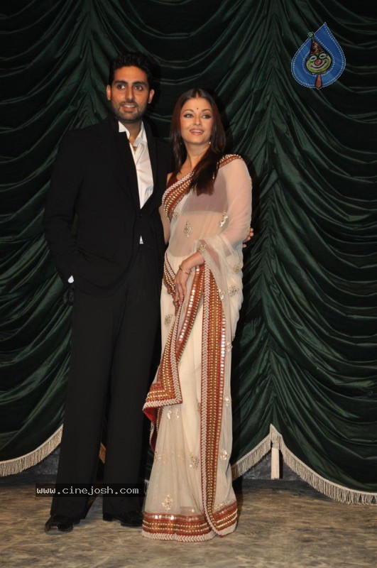 Abhishek,Aishwarya Rai,Vikram At Raavan Music launch - 30 / 53 photos