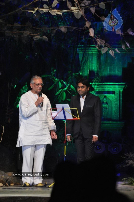Abhishek,Aishwarya Rai,Vikram At Raavan Music launch - 32 / 53 photos