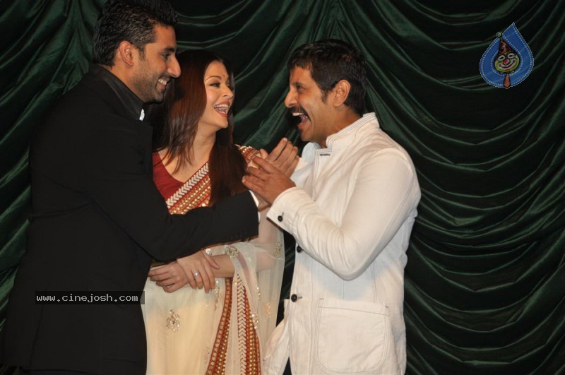 Abhishek,Aishwarya Rai,Vikram At Raavan Music launch - 47 / 53 photos