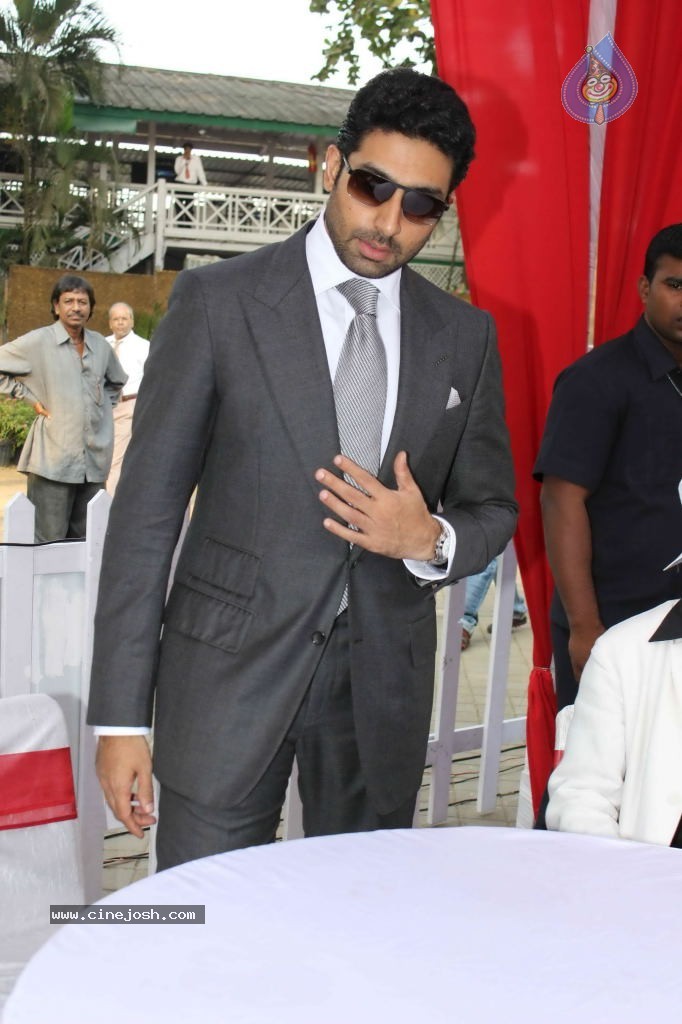 Abhishek Bachchan at Mid Day Trophy Race - 1 / 21 photos