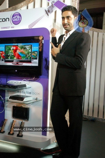 Abhishek Bachchan at Videocon D2H event - 14 / 37 photos