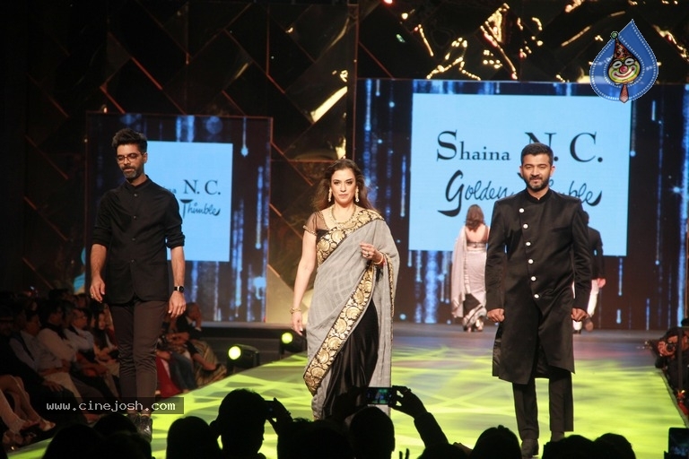 Abu Jani And Sandeep Khosla Fashion Show Photos - 9 / 40 photos