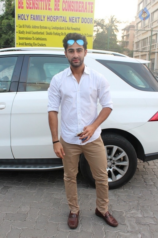 Adah Sharma and Tiger Shroff Launches Super Soccer Tournament - 19 / 38 photos