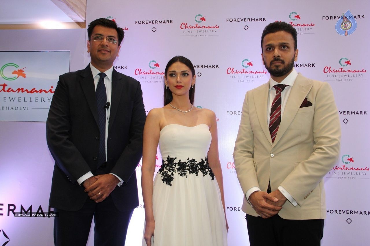 Aditi Rao at Diamond Jewellery Collection Event - 35 / 37 photos
