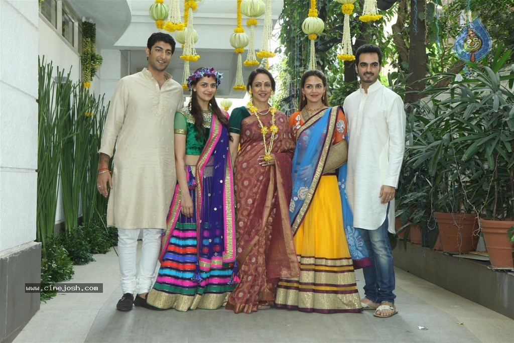 Ahana Deol Mehendi Function - 11 / 51 photos
