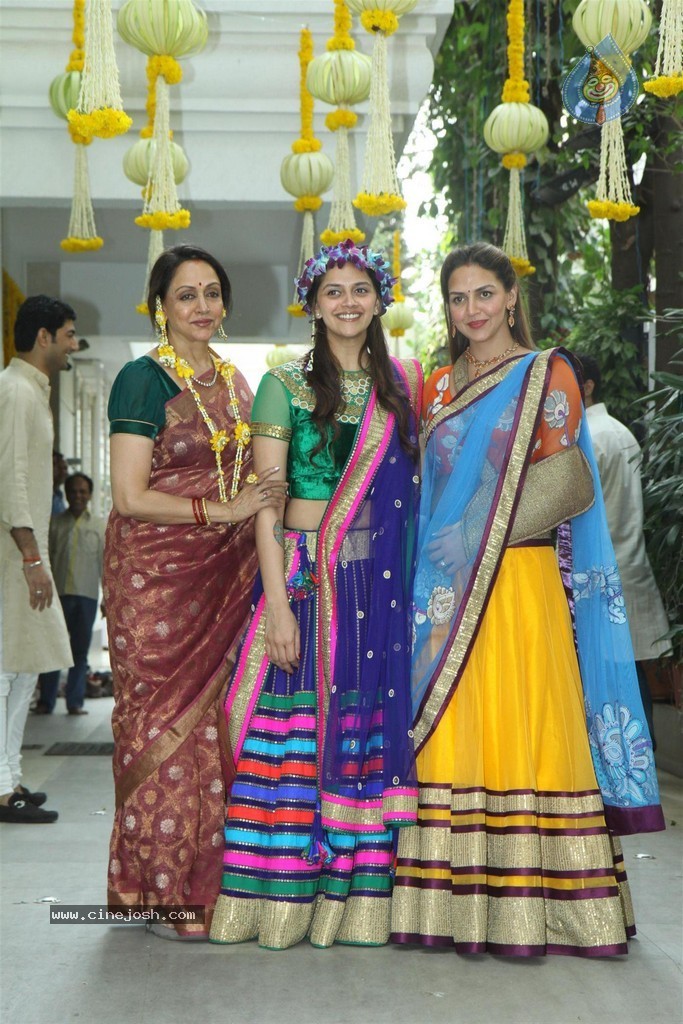 Ahana Deol Mehendi Function - 14 / 51 photos