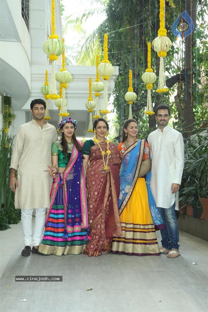 Ahana Deol Mehendi Function - 19 / 51 photos