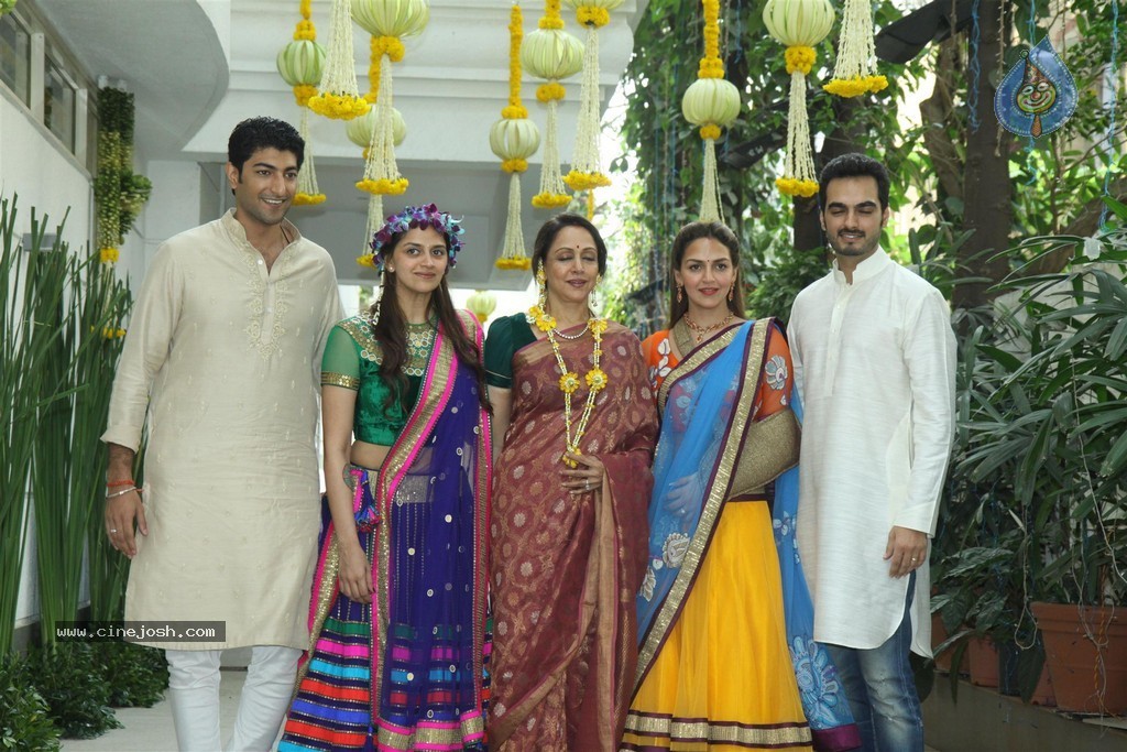 Ahana Deol Mehendi Function - 38 / 51 photos