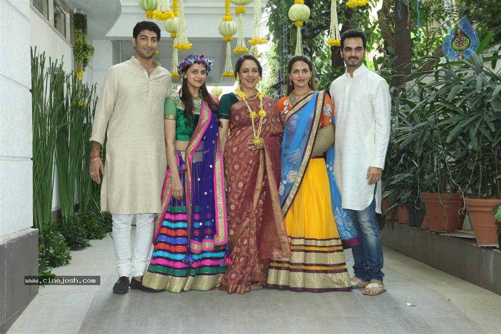 Ahana Deol Mehendi Function - 44 / 51 photos