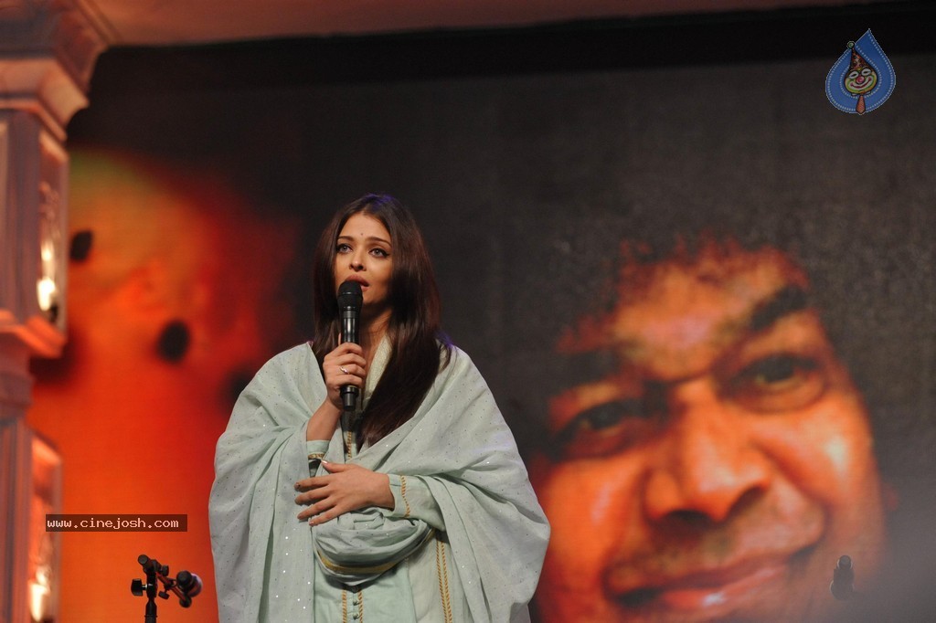Aish at Sri Sathya Sai Baba 3rd Anniversary Event - 7 / 103 photos