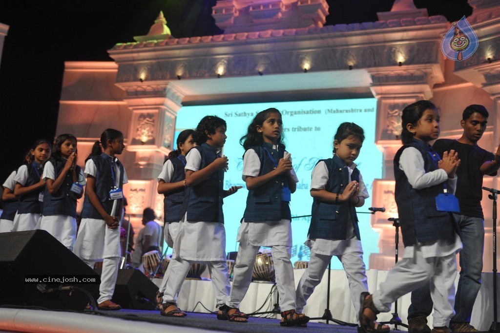 Aish at Sri Sathya Sai Baba 3rd Anniversary Event - 11 / 103 photos