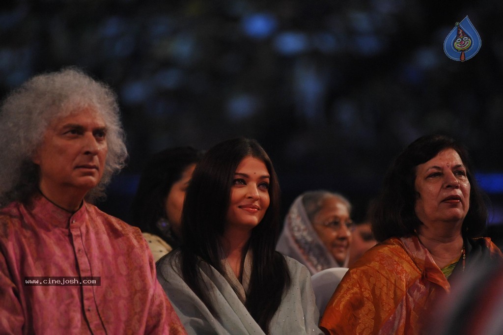 Aish at Sri Sathya Sai Baba 3rd Anniversary Event - 19 / 103 photos