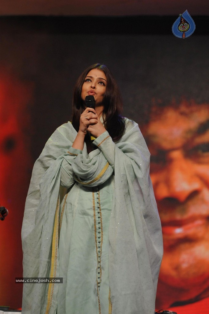 Aish at Sri Sathya Sai Baba 3rd Anniversary Event - 68 / 103 photos