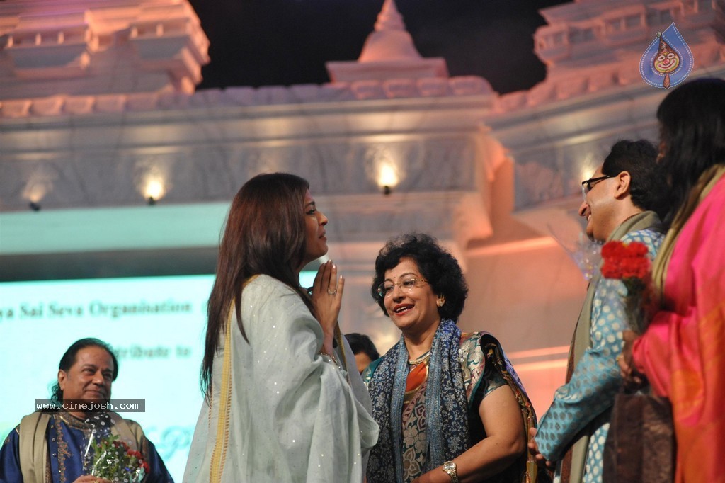 Aish at Sri Sathya Sai Baba 3rd Anniversary Event - 89 / 103 photos