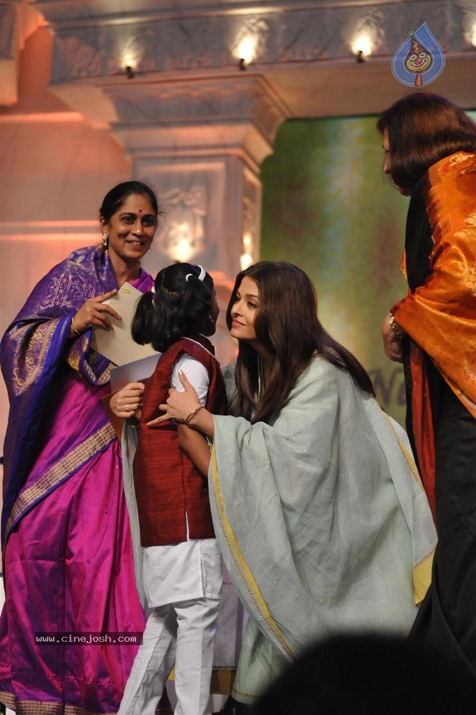 Aish at Sri Sathya Sai Baba 3rd Anniversary Event - 95 / 103 photos