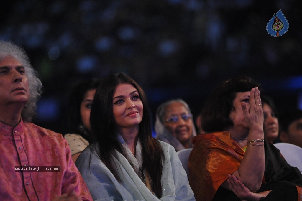 Aish at Sri Sathya Sai Baba 3rd Anniversary Event - 98 / 103 photos