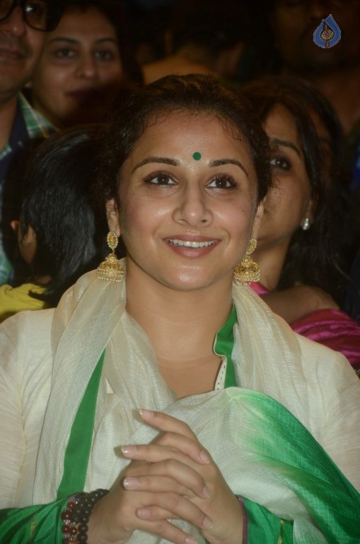 Aishwarya Rai and Vidya Balan at GSB Ganpati - 7 / 7 photos