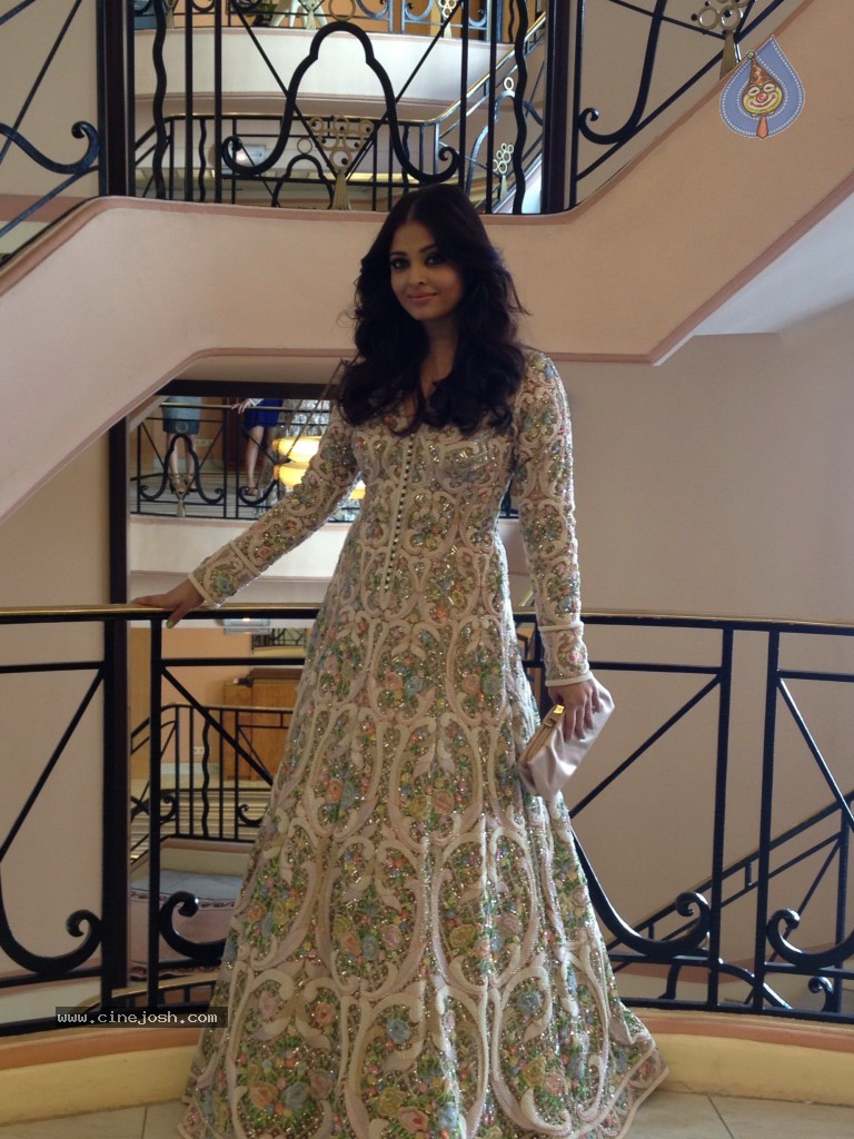 Aishwarya Rai at Cannes Film Festival - 12 / 19 photos