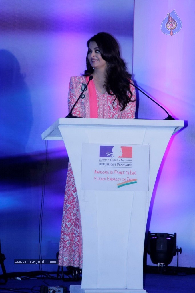 Aishwarya Rai at French Civilian Award Event - 9 / 53 photos