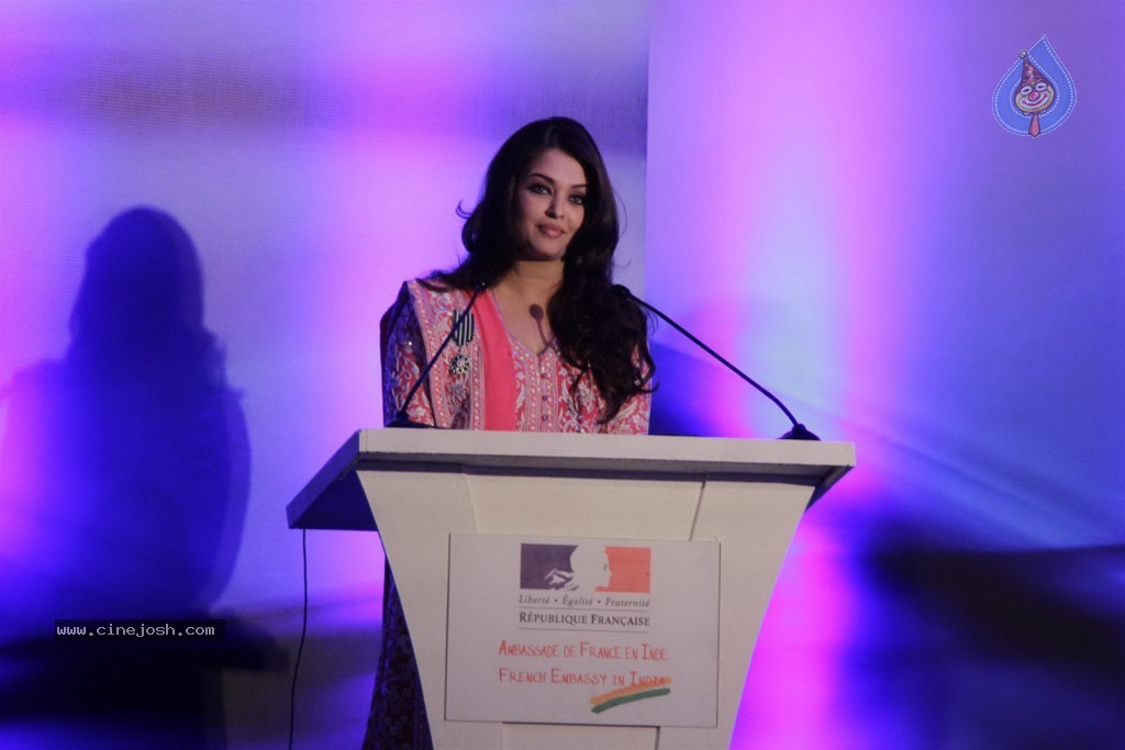 Aishwarya Rai at French Civilian Award Event - 14 / 53 photos