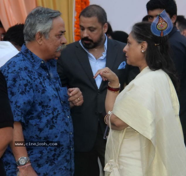 Aishwarya Rai at Shri Hanuman Chalisa Album Launch - 27 / 51 photos