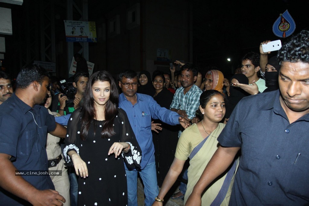 Aishwarya Rai at UNAIDS Event - 49 / 82 photos