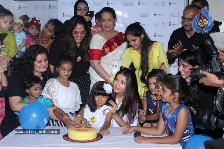 Aishwarya Rai Bachchan Announces Her Fathers Birthday - 17 / 21 photos