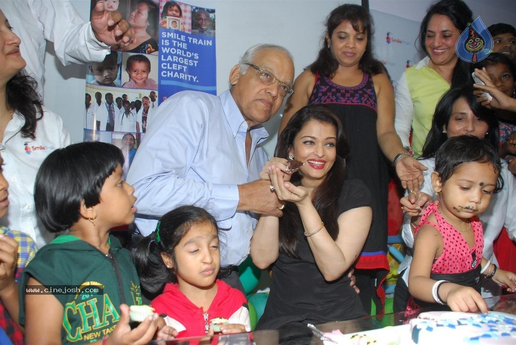 Aishwarya Rai Celebrates 20th Anniversary of Miss World title Win - 3 / 34 photos