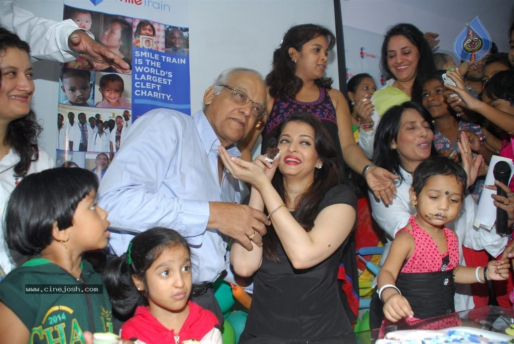 Aishwarya Rai Celebrates 20th Anniversary of Miss World title Win - 4 / 34 photos