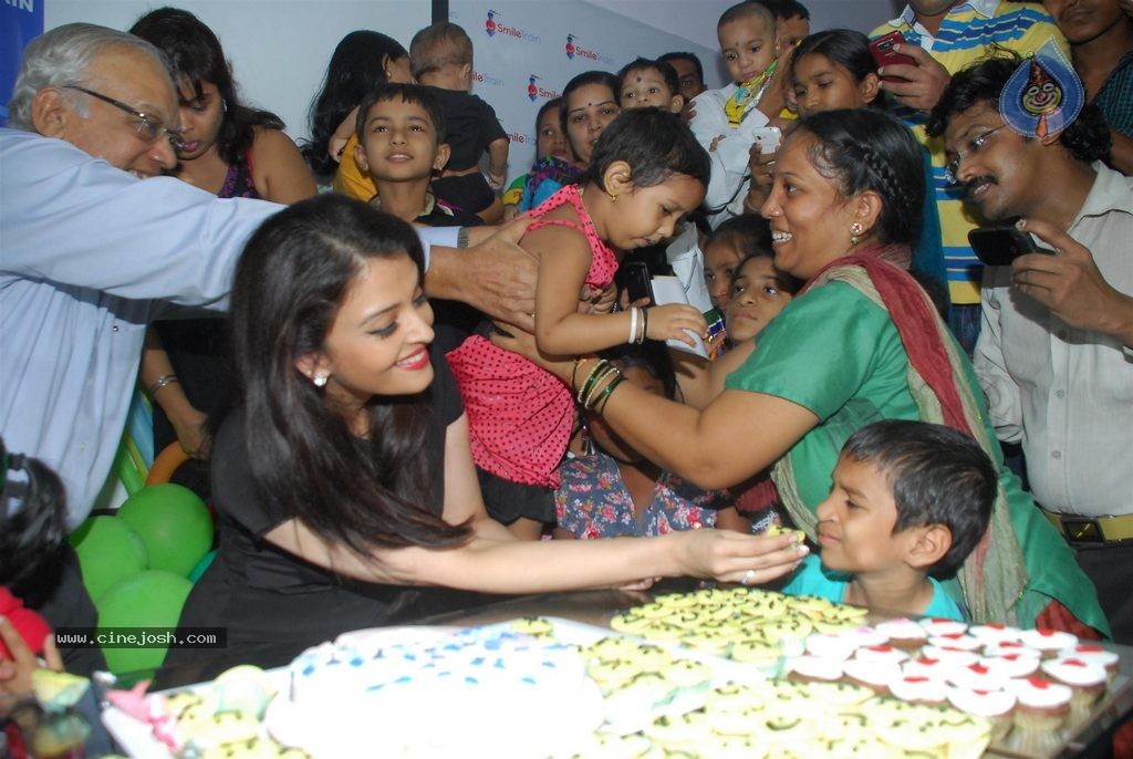 Aishwarya Rai Celebrates 20th Anniversary of Miss World title Win - 24 / 34 photos