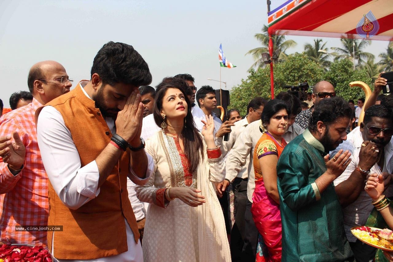 Aishwarya Rai Gudi Padwa Festival Celebrations - 11 / 15 photos