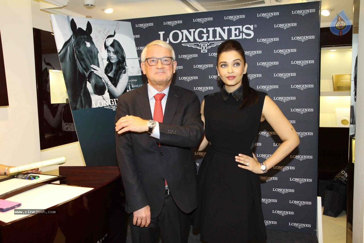 Aishwarya Rai Inaugurates New Longines Boutique - 4 / 37 photos