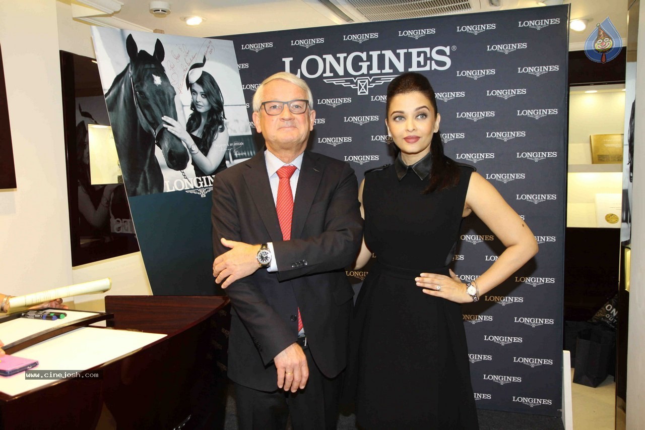 Aishwarya Rai Inaugurates New Longines Boutique - 11 / 37 photos