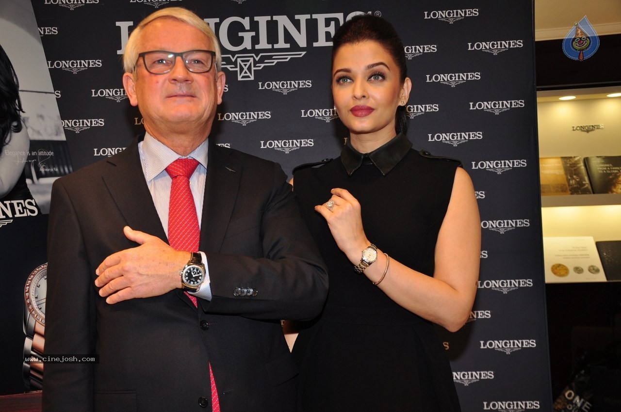Aishwarya Rai Inaugurates New Longines Boutique - 17 / 37 photos